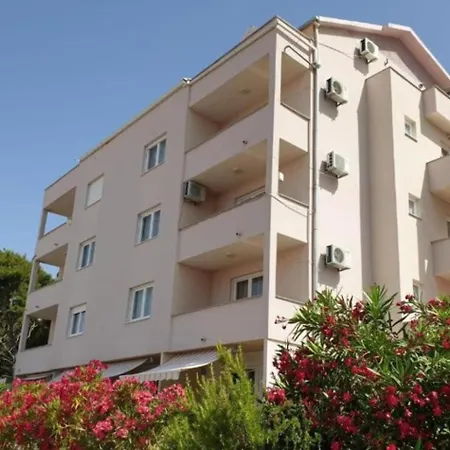 Sarita 2 מאקרסקה